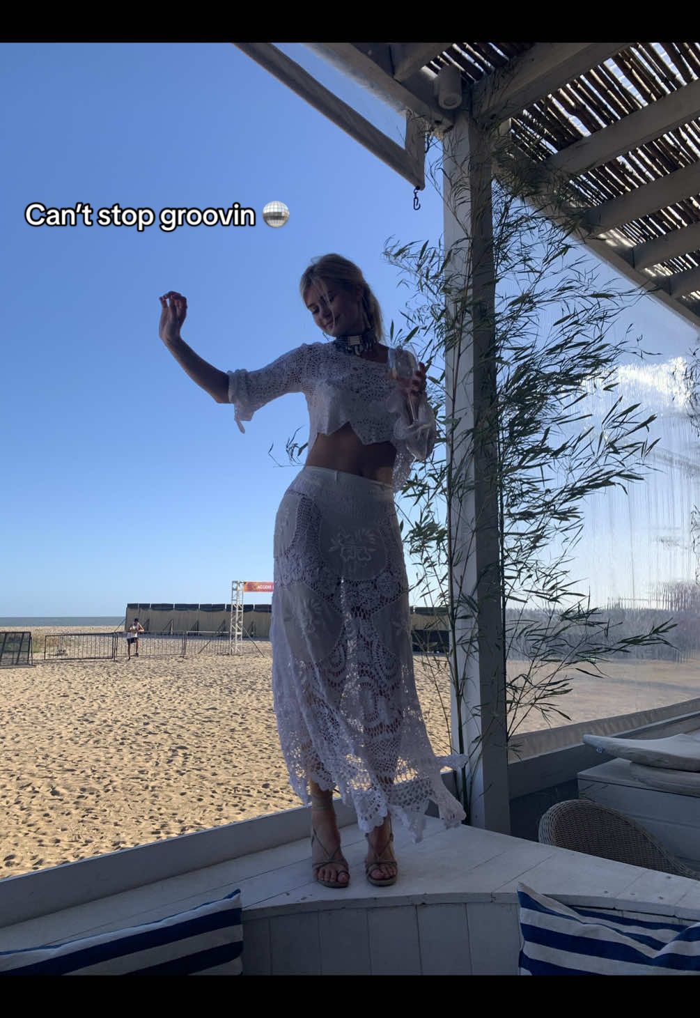 She comes by it honestly… 🕺 #dancingqueen #likemotherlikedaughter #groovin #shakeit #fyp 