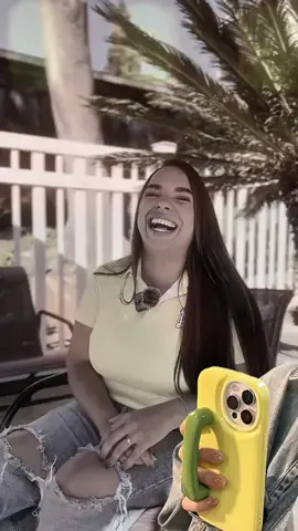 Soy AlejaCase para unos, la chica de los forros para otros🥹📱, pero para la historia que hay detrás de mi negocio y los que conocen nuestro progreso de cerca, una chica valiente y soñadora que se atrevió aunque el miedo fuese más grande que la certeza, una historia con la que muchos se sentirán identificados…🥹 Vender, sonreír y adornar tu celular con nuestros accesorios móviles es lo que me ha traído hasta aquí🙏 💛Gracias por ser parte de ALEJACASE y todo tu apoyo, espero seguir siendo el pop de color en tus outifs con mis Cases y toda la tecnología que tu vida requiera.📱 Vamos por mucho más💛 #emprendimiento #emprender #migrar #sanjose #estadosunidos 