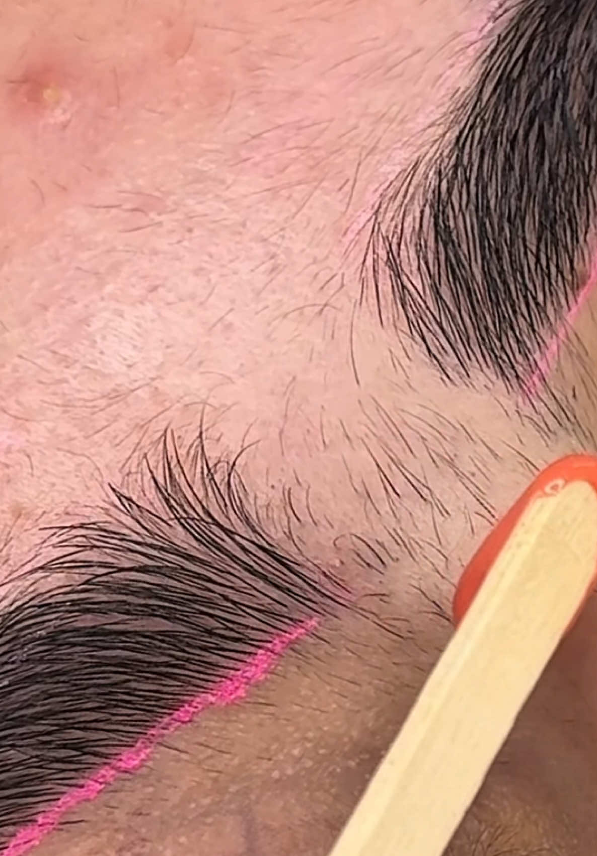 Cleanessttt finish during our Sculpting Service 🥵#brows #waxingvideos #satsifyingcontent #browmapping #browshaping 