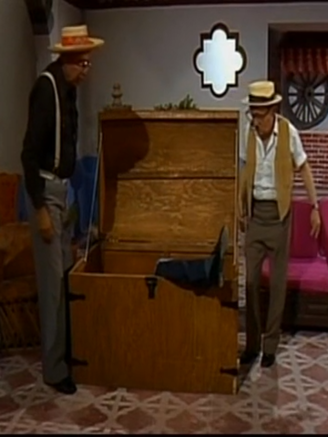 Temporada 1990 episodio N°16 El torero malherido / La exportación de difuntos/ La rifa / La Cruz Roja #chespirito #chespiritoporsiempre #elchavodel8 #drchapatin #loschifladitos #elchompiras 