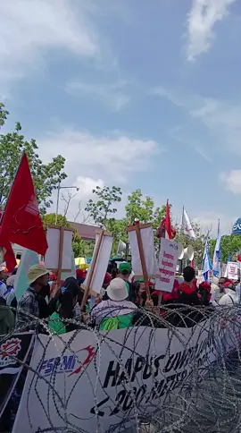 dari Desa turun ke kota hari ini ganti suasana pengamanan aksi unjuk rasa oleh saudara kita dipemko Batam.#promomakangajian #sorotan #fypシ゚ #polisiindonesia #pakbhabinkamtibmas 