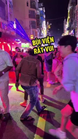 Bùi Viện vui không? Đến Sài Gòn chơi là phải ghé phố đêm Bùi Viện chơi từ tối đến khuya là ố kề! #buivien #saigon #phodem #phobuivien #pdbbuivien 