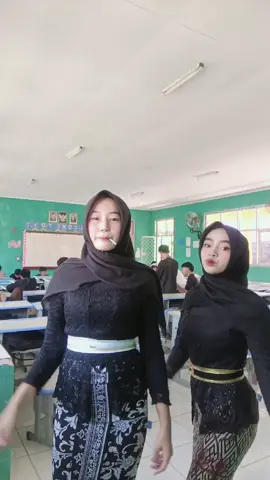 kamisss manisss #kamis #kebaya #fypシ゚viral #fyppppppppppppppppppppppp 