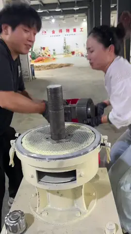 #pelletmachine #pelletmaker #pelletmachinefactory #pellet	 	 #feedpellet