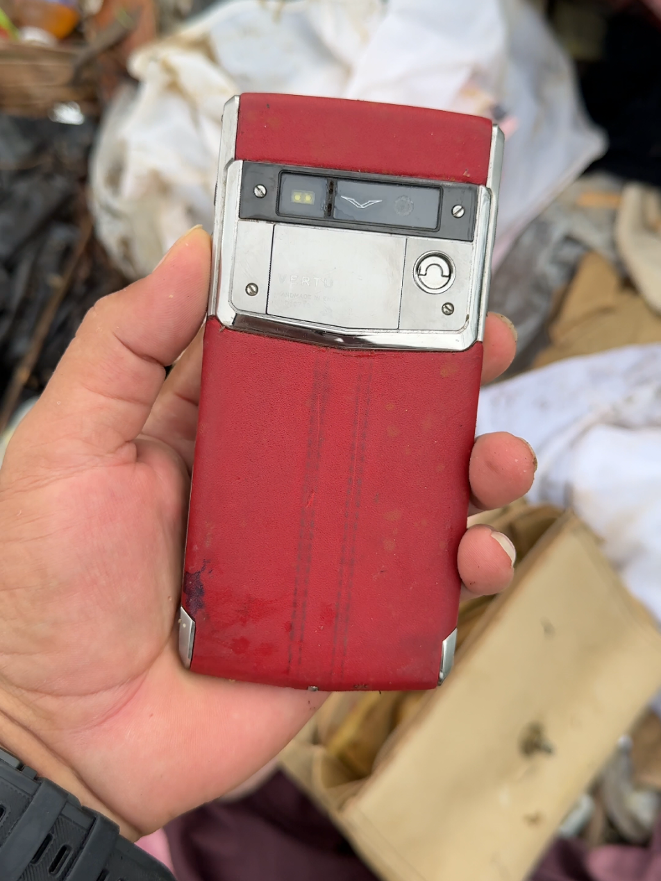 Wass! Found Vertu Phone $7000 Original Luxury Mobile #viral #tiktokviralvideo #trend #fypシ #tiktok 