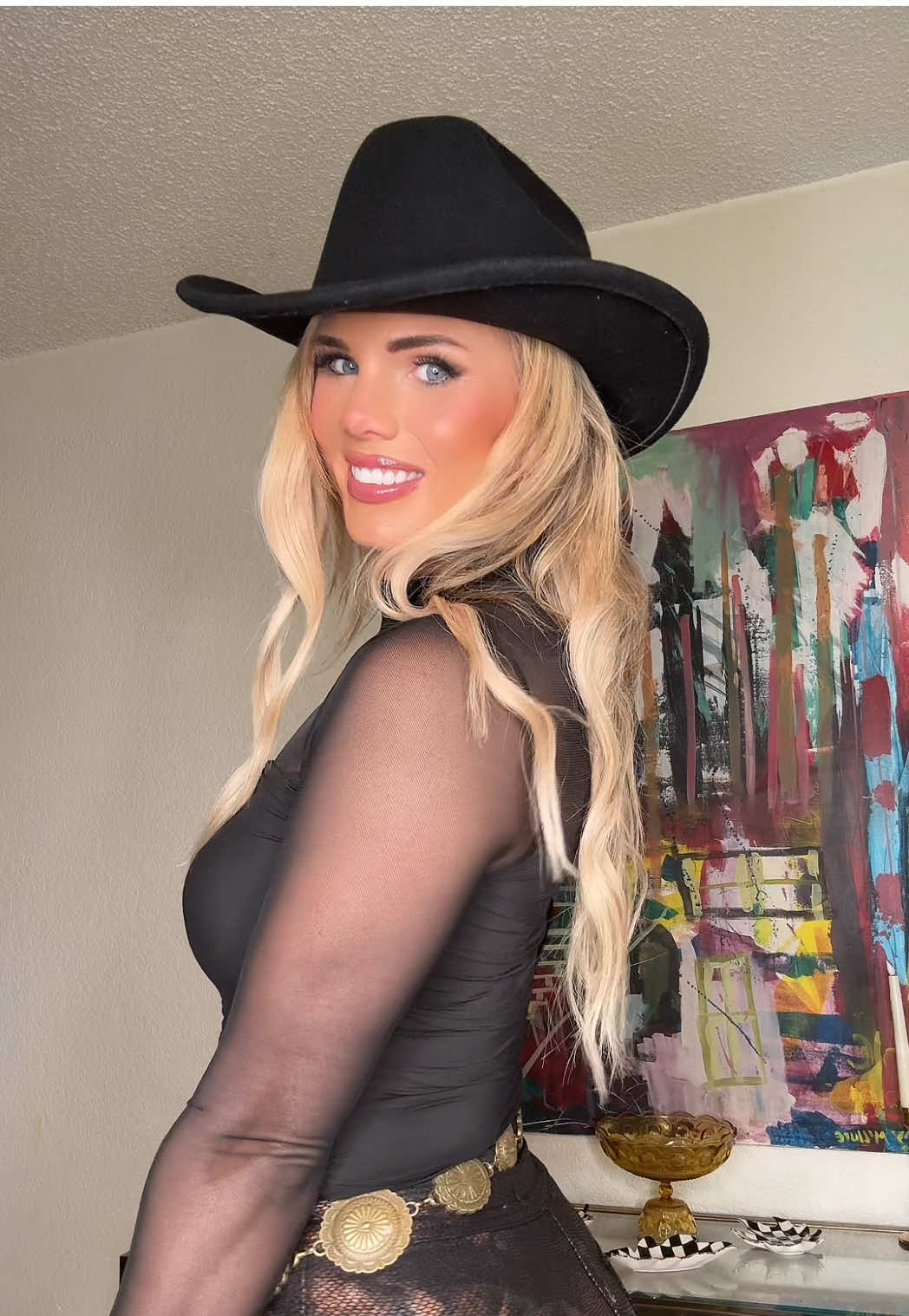 This body suit is a must have! The mesh, no panty lines, and it doesn’t cut into your hips! She’s stunning #bodysuit #fallfashion #meshbodysuit #tiktokshopcreatorpicks @AVIDLOVE Boutique 