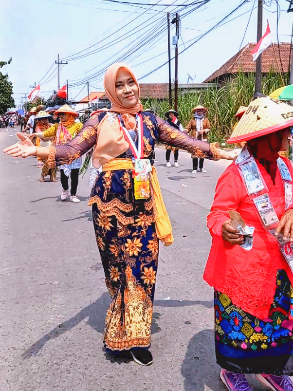 emak emak gaul karnaval kejagan trowulan