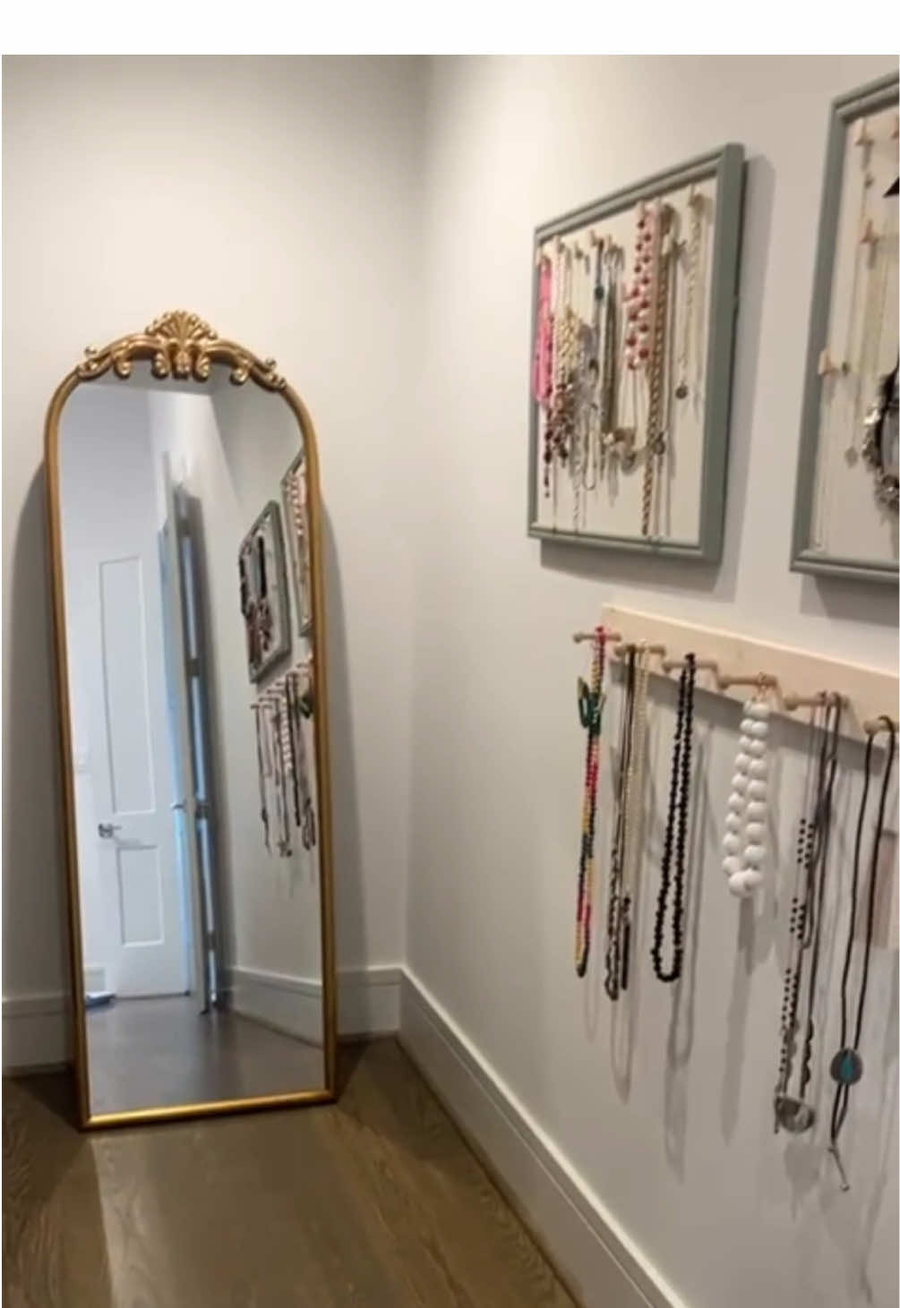 Refreshing Your Closet! Sometimes, a simple change can make a big difference!  With the right products, your closet can go from overwhelming to organized, functional, and beautiful.  Whether it’s bins, hangers, or dividers—small upgrades create a closet you’ll love every day.  Are you ready to refresh your space? #RefreshingYourCloset #ClosetOrganization #OrganizingByIvonne #HomeOrganization #OrganizedLiving 