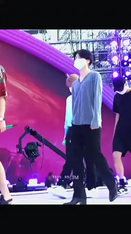 ini kan? pas era apa ini my mana jimin cakep banget lagi🥰