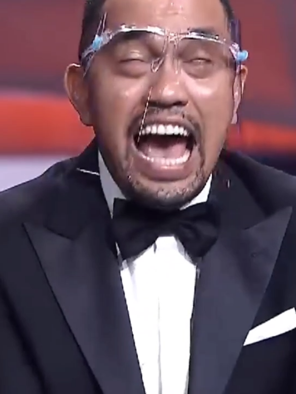 masih ada yang inget dengan  Roastingan Kiky Saputri ke salah satu crazy rich di Indonesia yaitu Ahmad Sahroni ? Gimana pendapat kalian gaes? Silahkan hujat di kolom komentar #ahmadsahroni #bubarkandpr 