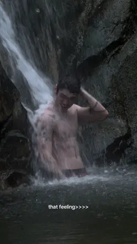hike to waterfall 