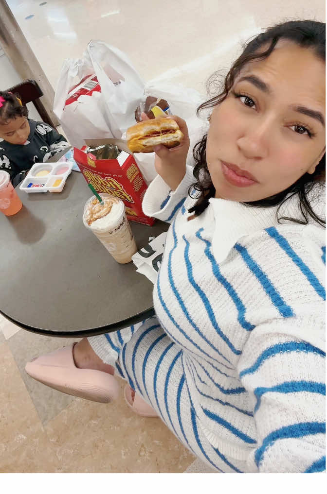 ✨ Girl Dinner ✨ #girldinner #bigbites #dinner #MomsofTikTok #starbies 