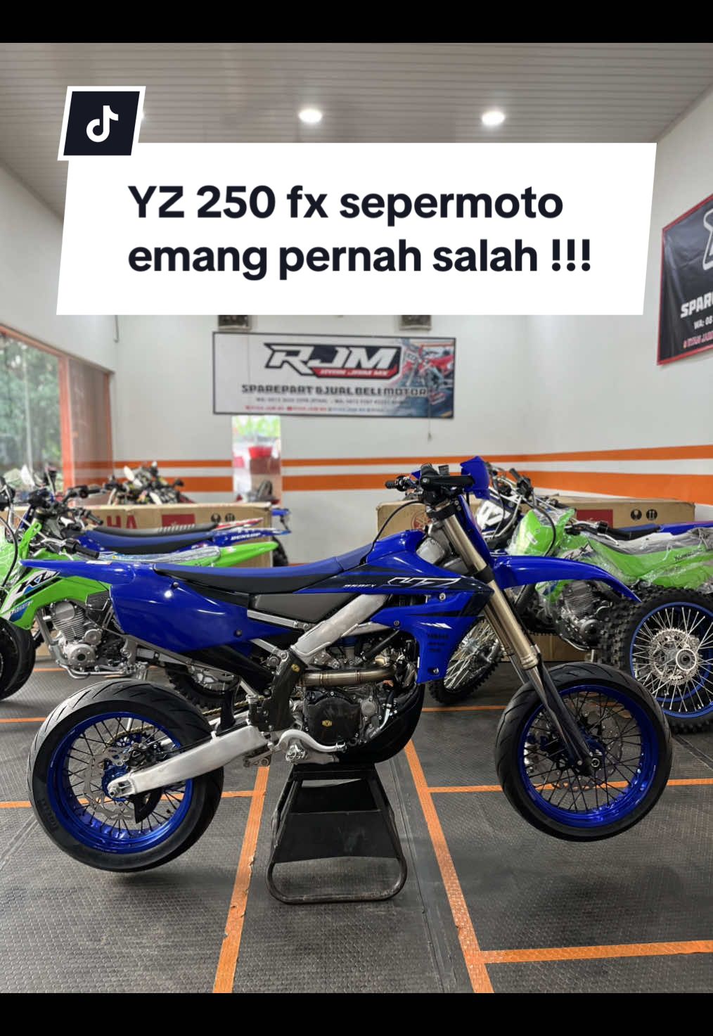 YZ 250 FX supermoto emang gk pernah salah 😍 . . . mau tanya” bisa WA =081292874223  . . . 🛠worshop #rjm#ryanjaimmx #yz #yz250 #yz250fx 