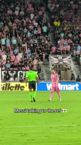 Spoke for about 30 seconds with the ball in play. #messi #intermiami #leomessi 