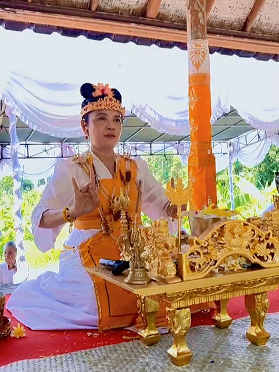 Muput Karya Metirta Yatra Ida Pedanda Nabe Istri Ayu Karang Jelantik Patni Grya Karang Budha Keling Jl. Triwangsa, Budakeling, Kec. Bebandem, Kabupaten Karangasem, Bali