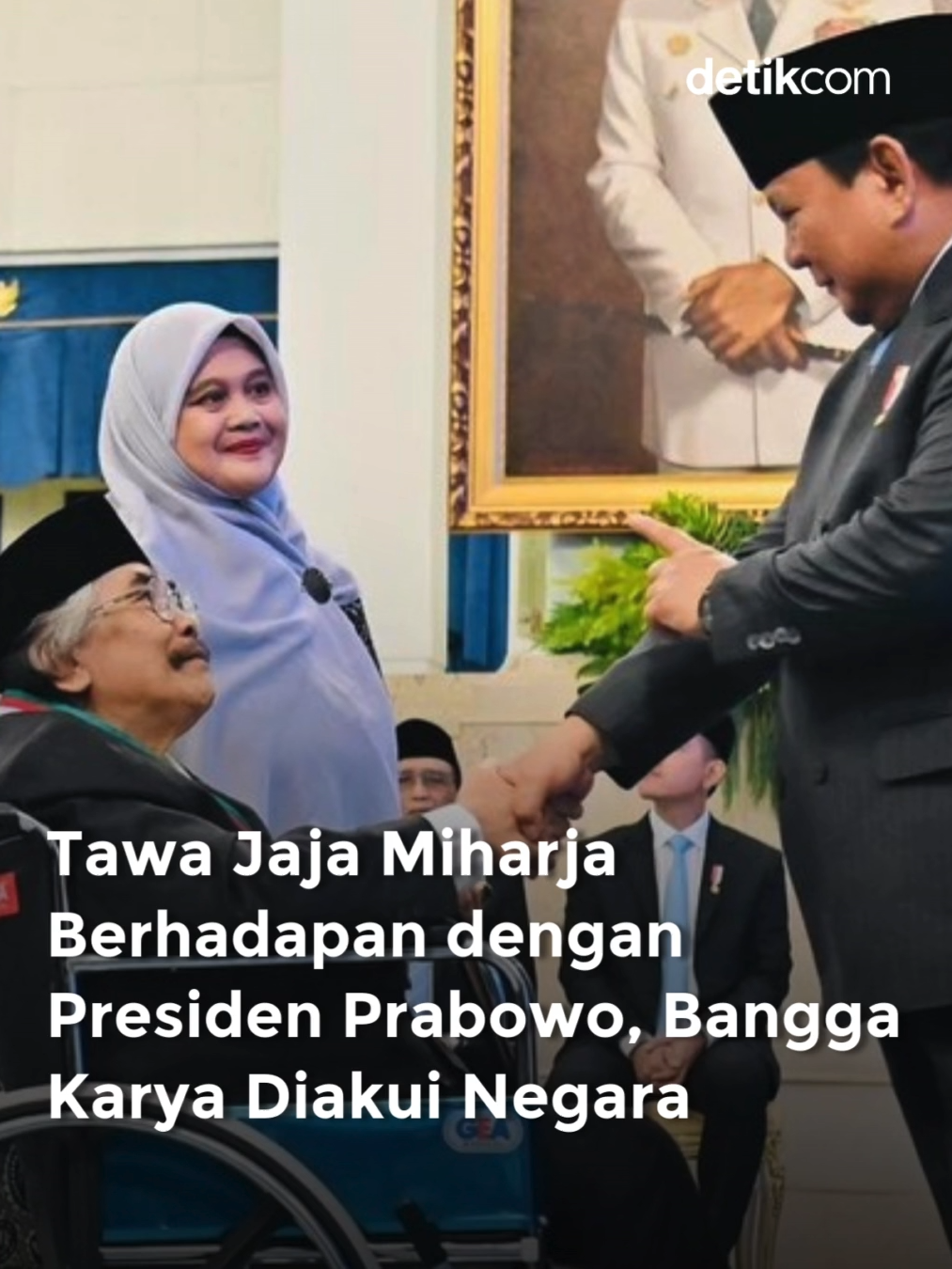 Jaja Miharja bahagia banget bisa menerima Bintang Budaya Parama Dharma langsung dari Presiden Prabowo Subianto. Momen ini membuat Jaja Miharja bangga. Ia didampingi anaknya, Vita, menghadap Presiden Prabowo Subianto. 