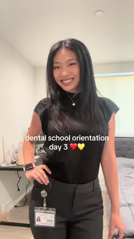 come unbox $10k w/ me 🤑🦷✌🏻 this felt like xmas for dental students lol #dentalstudent #dentalschool #dentalequipment #predental #orientation 