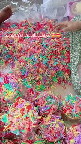 kalian dapat harga berapa gaes ?? banyak yang dapat cuma sepuluh ribuan looo #karet #aksesoris #grosir 