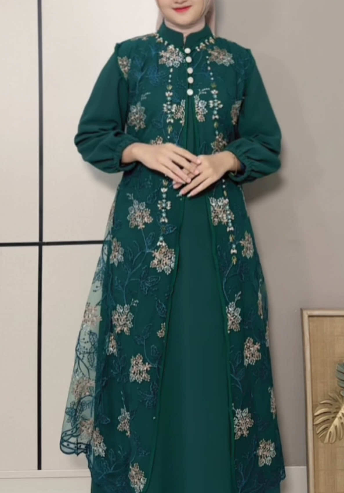 New Colour dari model Syifa dress variasi warna Emerald 😍🫶🏻✨#promomakangajian #fyp #dresscantik #kebayalamaran #dresspesta 
