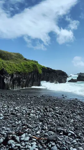 this & 6 musubis #beach #hawaiitok #vibes #fyp #creatorsearchinsights 