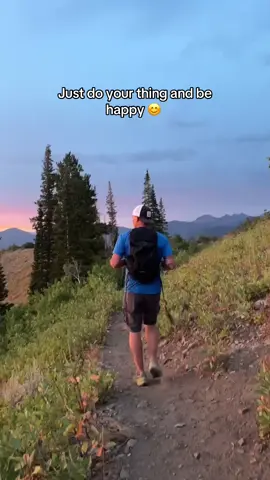 Doing what makes me happy and you better believe I will have a smile on my face. #dontcare #noworries #thursday #Hiking #opinion @Sadie Lady thanks for the video 