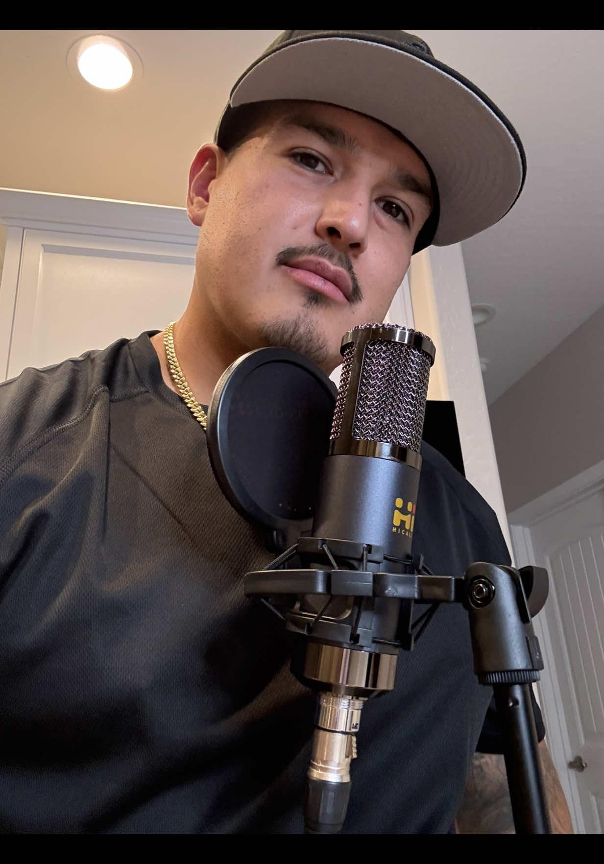 If you stream live or just wanna have some fun you gotta grab yourself one of these digital mixer we really live on the studio now 💯🎙️#live #livestreamer #tutorial #fy #tiktokshop 