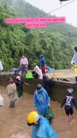 Ao cá tầm của người chủ sài lương văn chấn ,yên bái [cũ) một số người  mưa lũ không giúp thì thôi lại vào hôi của .chủ khóc không ra tiếng .