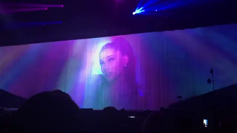 in honor of ariana going on tour in 2026 i’m bringing this video out from the vault of 2017… almost 10 years ago ???😭 #dangerouswoman #dangerouswomantour #arianagrande #eternalsunshine #babyloves 
