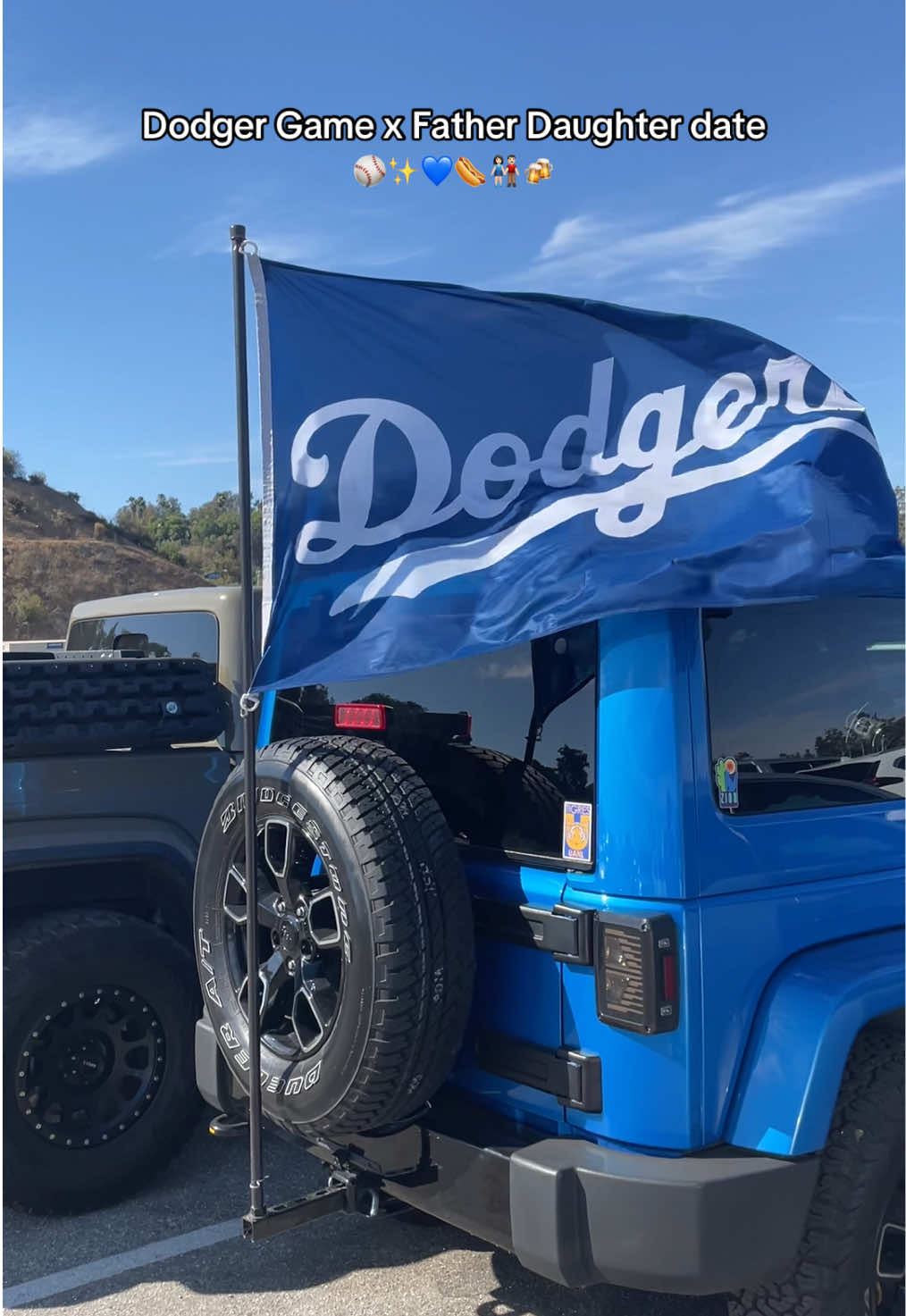 if yall ever see us, pls say Hiiii🤗 #fyp #latina #baseball #relatable #dodgers 