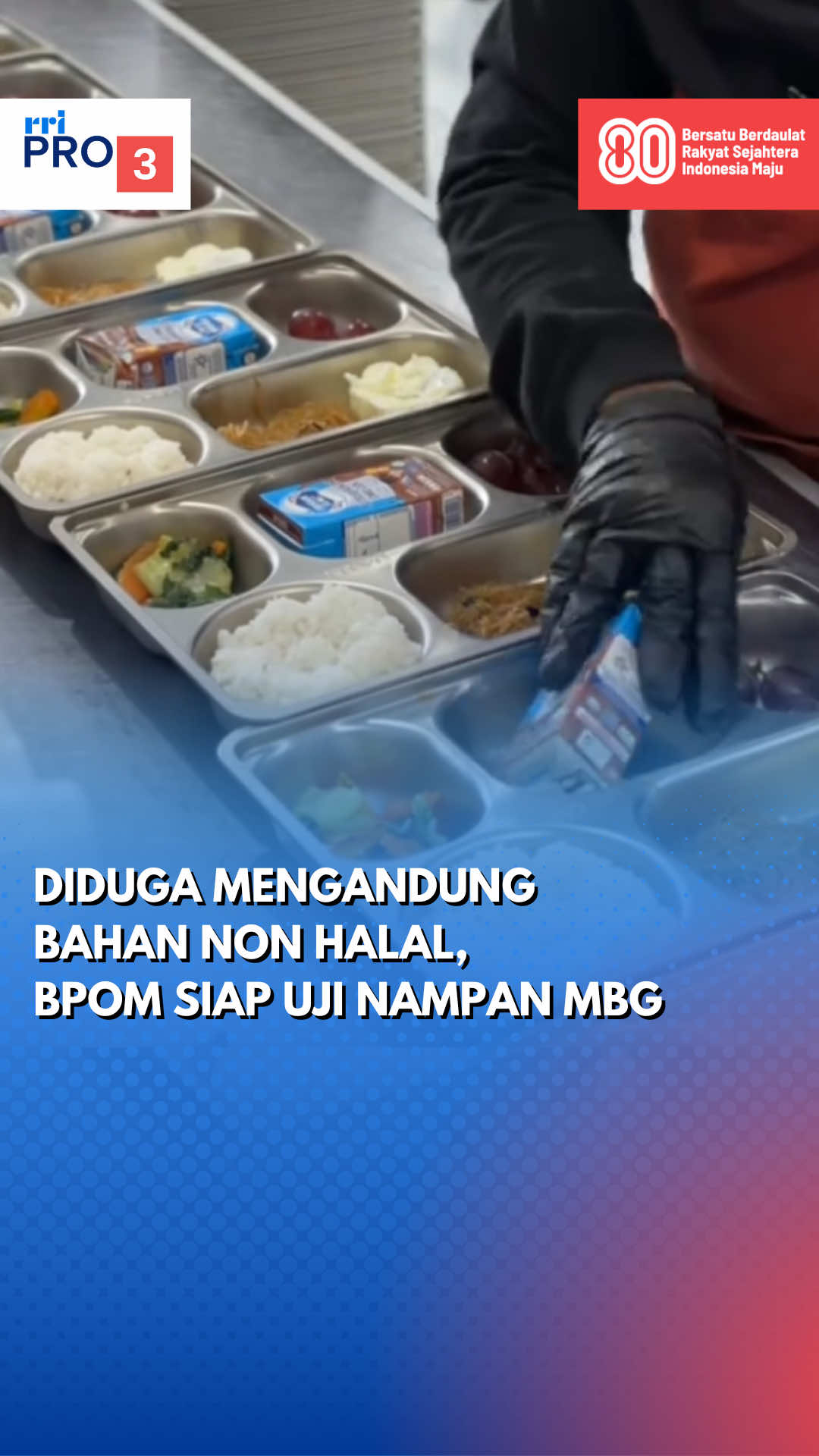 Ramai isu seputar dugaan adanya kandungan bahan non halal berupa minyak babi pada nampan Makan Bergizi Gratis. Merespons isu tersebut, Kepala BPOM Taruna Ikrar menyatakan siap melakukan uji laboratorium untuk memastikannya
 
 Ia menyebut bahwa pengujian sampel nampan MBG ini akan dilakukan dengan dua cara dan juga akan bekerja sama dengan BGN dan Badan Jaminan Halal
 
 Tonton video selengkapnya!
 
 Klik rri.co.id untuk informasi lebih lanjut. Dengarkan siaran RRI dan dapatkan berita terkini dengan download aplikasi RRI Digital di App Store dan Google Play.
 
 #RRI #RRIdigital #MBG #NampanMBG #BPOM  