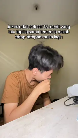 ketawa sampe perut sakit 😭