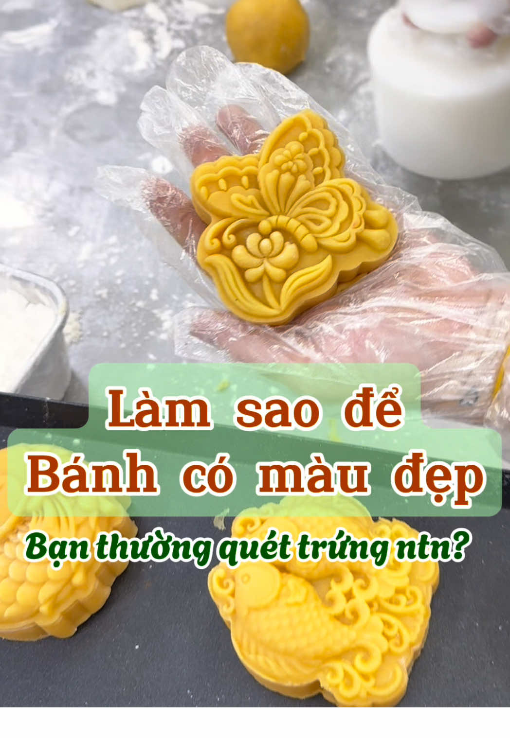 Trả lời @Phùng thị nụ Riêng bộ môn quét trứng này Đóm vẫn còn tiến hành thủ công lắm chưa chịu thay đổi các cậu ạ 😁 #linhdom #banhtrungthu #hoclambanh