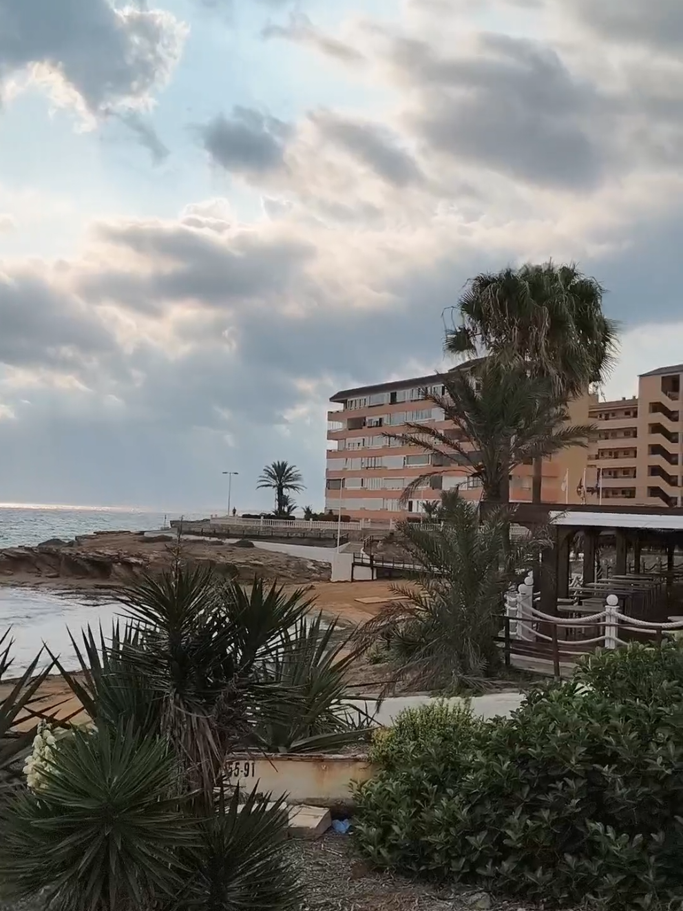 🌅🏙️🌴🏖️🌊 Buenos días / Good morning. Cabo Cervera. Torrevieja 🇪🇦 #travel #turismo #spain #myspain #españa 