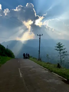 Vibes seperti malaikat mau turun☀️    #puncak2#puncakbogor #pegunungan #matahari 