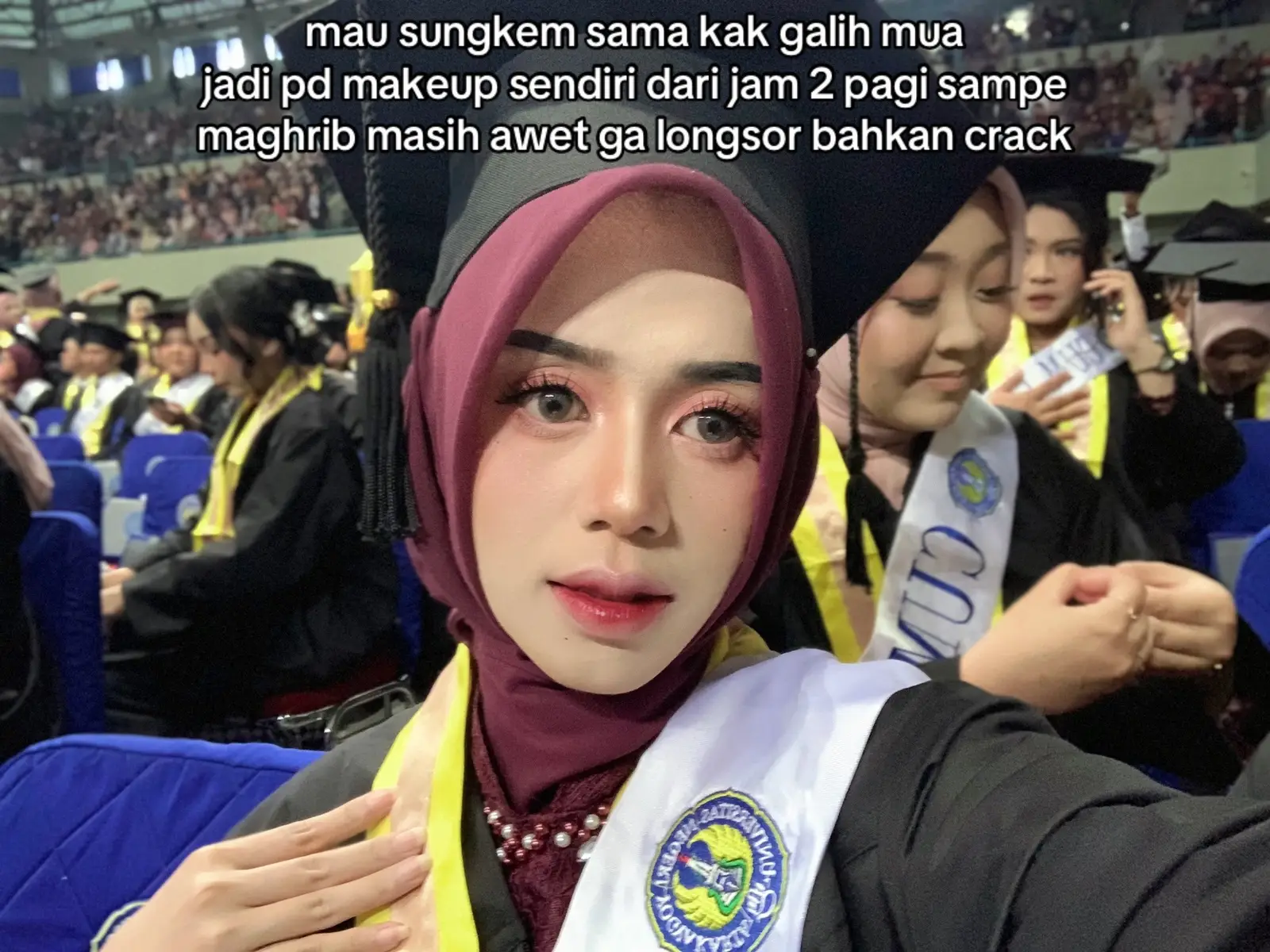 maksihhh banyak kak @Galih makeupartist 🥹💗  #makeupwisuda #wisuda #makeup #4u #kbeauty 