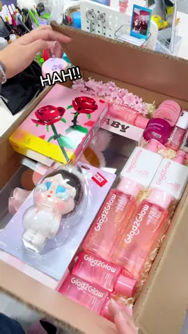 ✨ G2G 9.9 BIG SALE! Siapa butuh filter kalau ada 7pcs Day and Night Set? Kulit jadi kenyal dan glowing, plus mengurangi garis halus 🍑😄 Cuss checkout di TikTok Live now yaah! #g2g #basicskincareroutine #wajahglowing #niacinamide #antiaging #skincaremencerahkan #retinol 