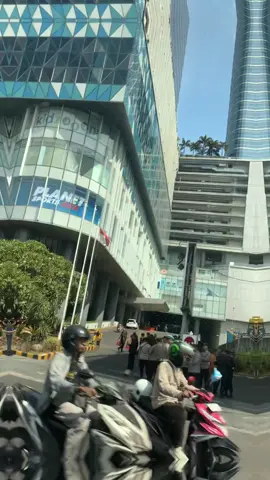 Antisipasi untuk melindungi mall #demodpr #demosurabaya #demo #tunjunganplazasurabaya #demohariini 
