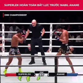 Superlek hoàn toàn bất lực trước chiều cao của Nabil Anane. #onechampionship #lionchampionship2025 #boxing #MMA #superlek 