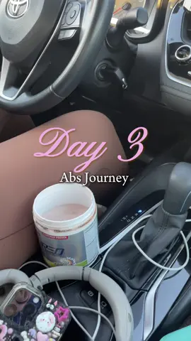 I also drink lots of water throughout the day💦 #gym #workoutmotivation #absworkout 