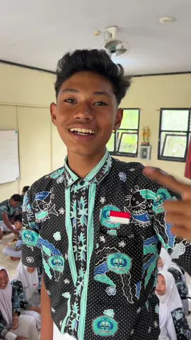 Makan bareng wali kelas YAREEUUU~~ #fyp #yare #makanbareng #xybca #smaba 