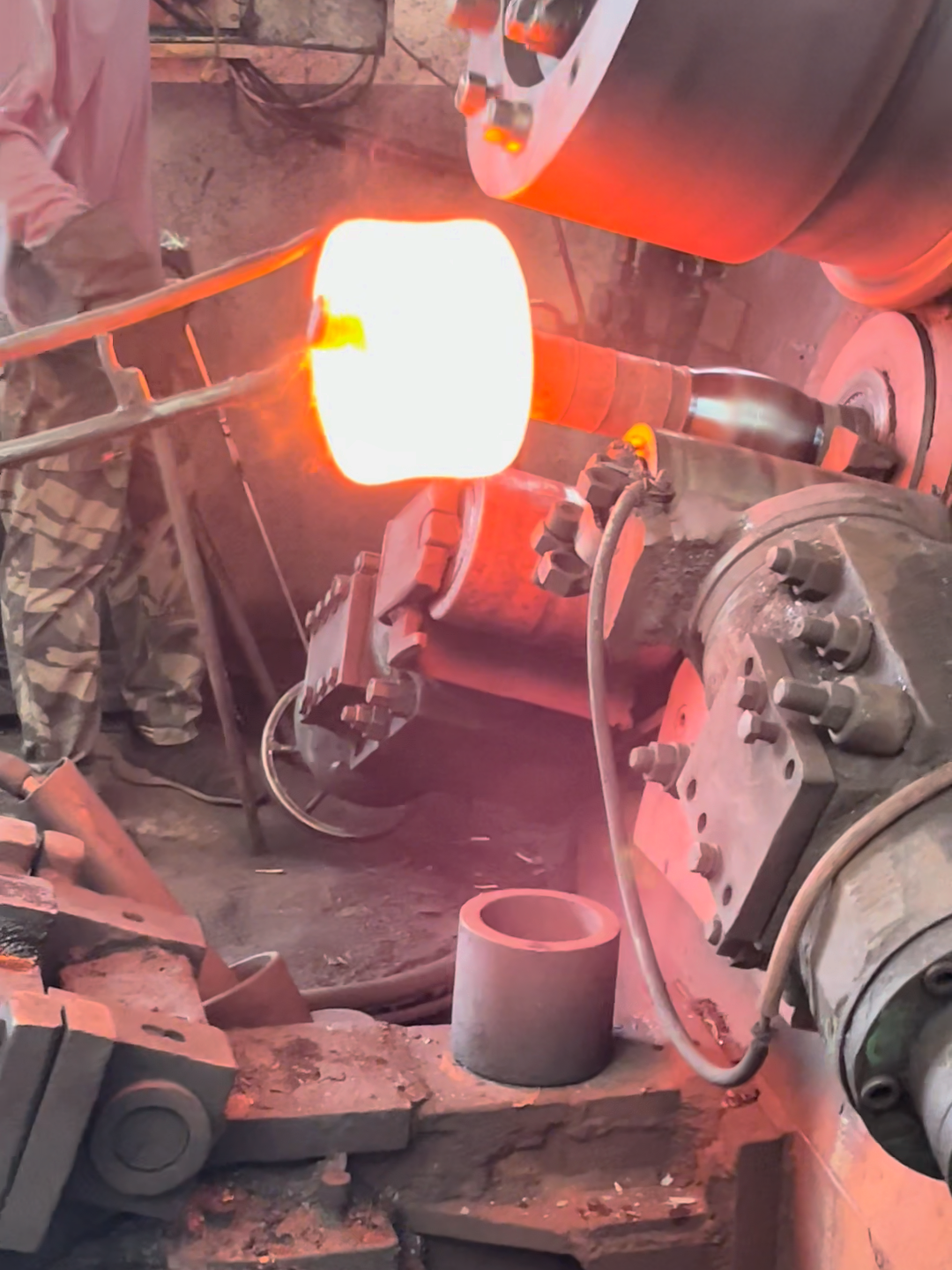 From Raw Steel to Finished Bearing Forging #process #ironman #blacksmith #forging #iron #manufacturing