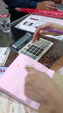 ketemu langganan lama yang Alhamdulillah.. masih simpen emas yg beli sudah bertahun-tahun, jadi harganya naik 3xlipat. dan masih rejeki kami juga, ternyata Ibu nya tukar dengan barang yg baru.. Terima kasih ya ibu sudah berlangganan dan percaya dengan toko mas suka baru kebayoran lama untuk waktu yang lama... 🙏😊 #tokoemas #fyppppppppppppppppppppppp #investing #nabung #trending 