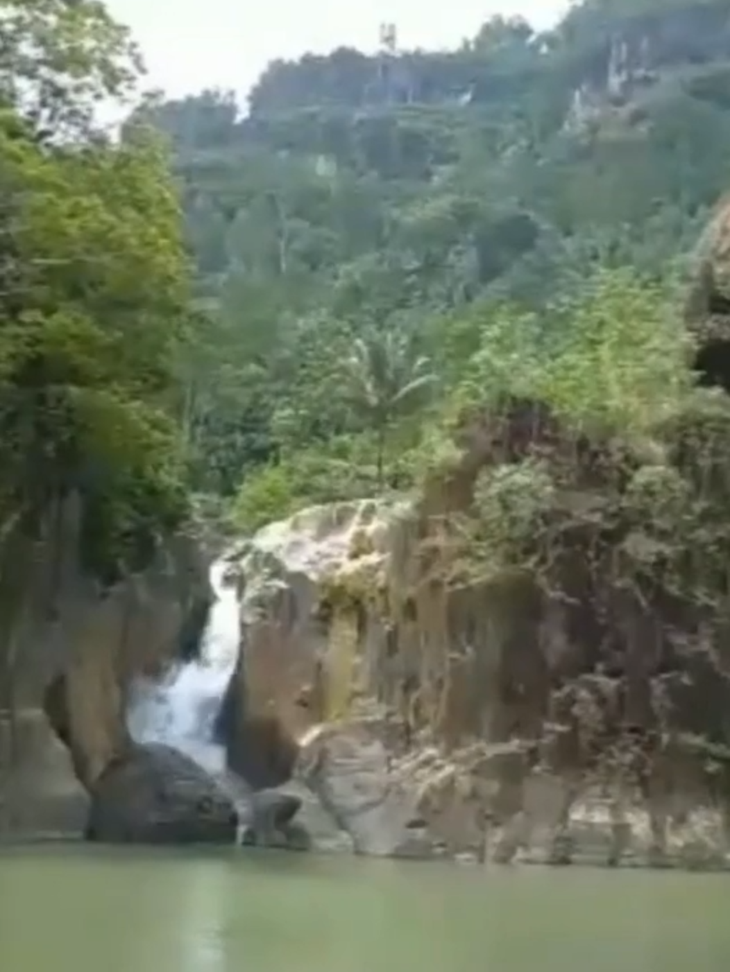 Air Terjung Waru Dongko Trenggalek (FIX Portrait) #wisatadesa #travel #foryourpage #trenggalek  #aiterjun