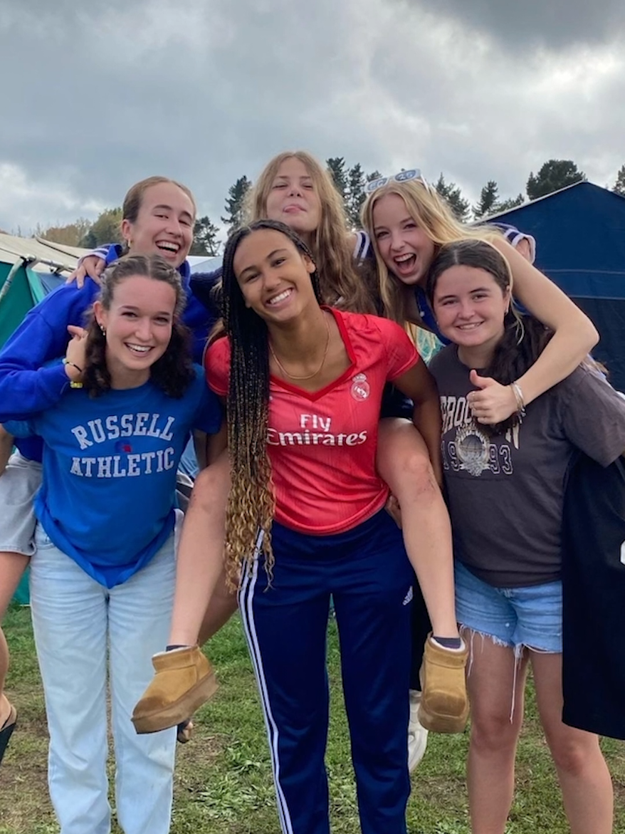 🌿🏫 Rejoins un lycée en Nouvelle-Zélande 📒🤩 Un art de vivre qui leur est propre : sympathie, décontraction, respect et surtout les gardiens des beautés sauvages de leur nature exceptionnelle 🌱🌿🌲🌄 Partir dans un lycée en Nouvelle-Zélande c'est s'immerger dans cette culture pure et vraie. Ce n'est pas pour rien que sa capitale est souvent citée dans le top 3 des villes les plus agréables au monde 🌏 ! - Contactez-nous en message privé 💬 Ou par email pour échanger avec nos conseillères 👥☺️ - #ispa #ispafamily #exchangestudent #nouvellezelande #etudiantdechange 