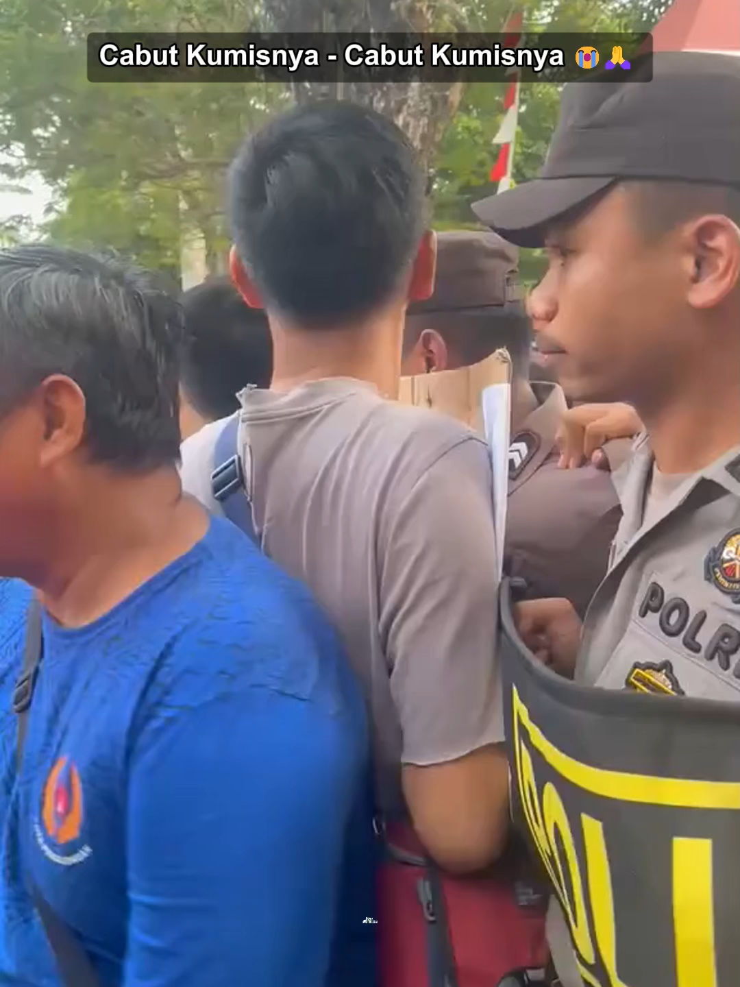 Cabut Kumisnya - Cabut Kumisnya 😭🙏  Sumber Tiktok/tahjulbahri.7 #tiktokberita #bangsaonline #harianbangsa
