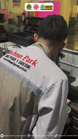 “Mulai dari angka nol itu biasa… Tapi di bengkel kita, mencari O benda kerja itu luar biasa. Karena dari situlah presisi dimulai! 🔩 #teknikmesin #bubut #SMKPGRI1Gresik #fyp #superprisa 