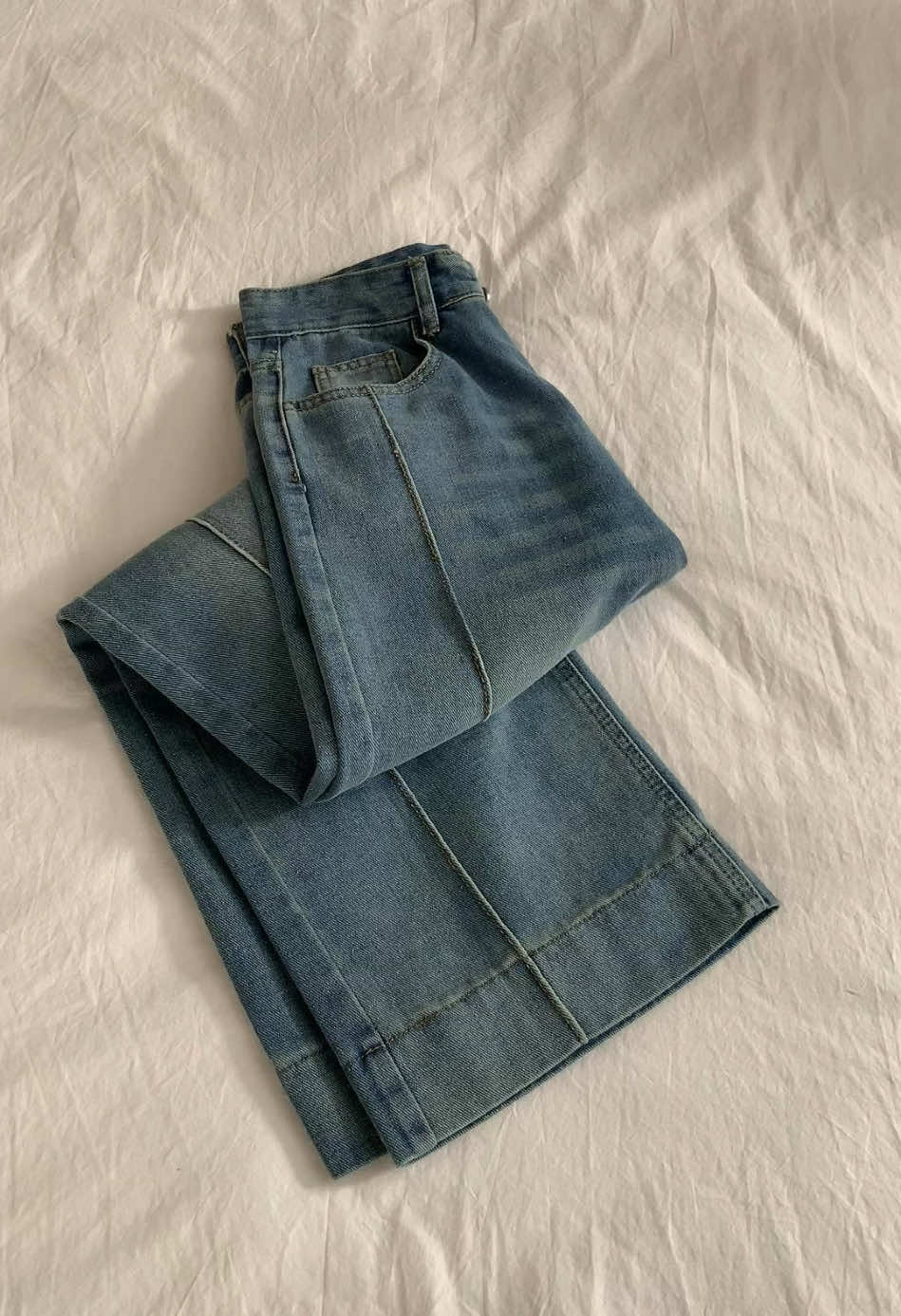 #jeansoutfit #jeansoutfitideas #jeanswanita #celanajeans #loosejeans #jeanshighwaist #baggyjeans #jeansviral #celanajeanswanita #bluejeans #jeans #fashionmerdekasale #jeansbiru #fashionplayground 