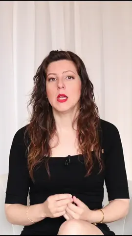 Dans la séduction comme dans une relation, vouloir cacher ses intentions ou ses faiblesses est une erreur. Les femmes perçoivent ce non-dit, et cela détruit la confiance. Découvrez pourquoi l’authenticité est toujours plus séduisante que le masque. #authenticité #relation #confiance #seduction #honnêteté #stefaniepalma