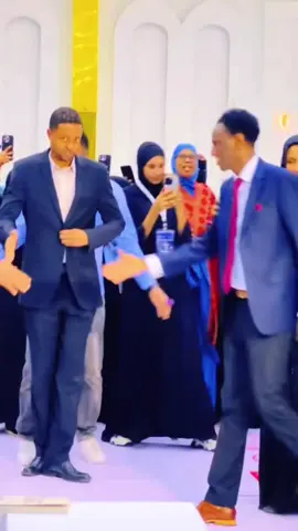 #duet with @Ustaad_Farma🤴🇸🇴#nairobitiktokers🇰🇪 #5somali #nairobi #somalitiktok @Baabajeey🇩🇪 @Ilkacase Qays @Jookar Style 👠👚👗👛 @Don Kaarlo @Luuziina🦋 @Luuzina•🦋 @Me_Hanad @The Real Queen👸🏻👑 