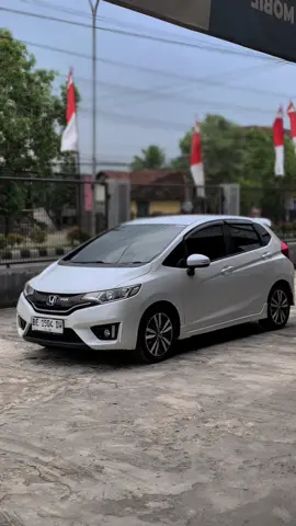 Kita hadirkan lagi Mobil Anak Muda yang ga ada matinyaa🤙🏻😁 HONDA JAZZ RS AT 2015  •Body original,Mobil Terawat •Interior Rapih dan Bersih •Surat lengkap Hidup •Mesin dan kaki kaki Aman •Tampilan Sporty dan Nyaman •Maticnya Responsip Terima Tukar Tambah♻️ Cash dan Credit✅ Proses dijamin Mudah dan Cepat Info lebih lanjut Hub 0877-1794-8377 Ahmad Rayhan #mobilbekasmurahberkualitaslampung #mobilbekasberkualitas #metrolampung #berandatiktok #jazz 
